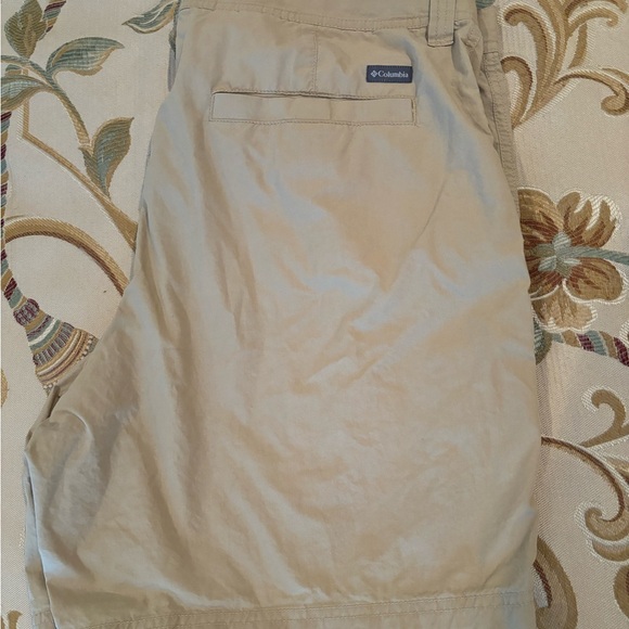 Columbia Shorts sz 38. Excellent Condition!!! - Picture 5 of 8